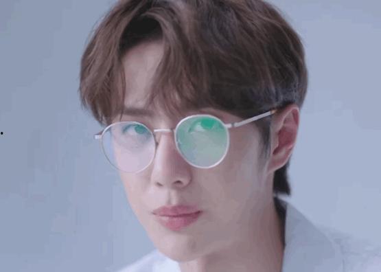 圆脸帅哥明星  第3张