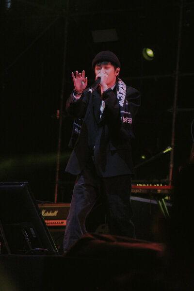 tt谢锐韬资料,才华横溢的青年才俊，引领时代潮流的先锋  第3张