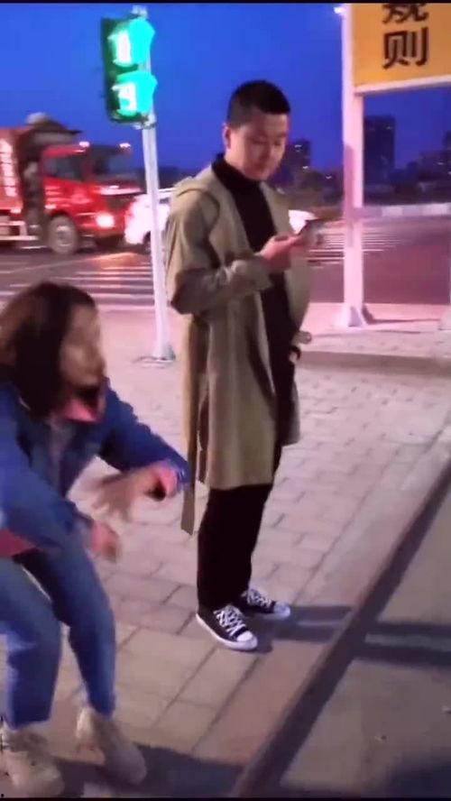 红绿灯电影搞笑,交通规则下的欢乐喜剧之旅  第3张