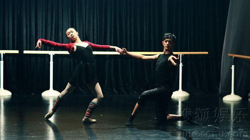 演员郑晓东的老婆,揭秘演员老婆的优雅人生