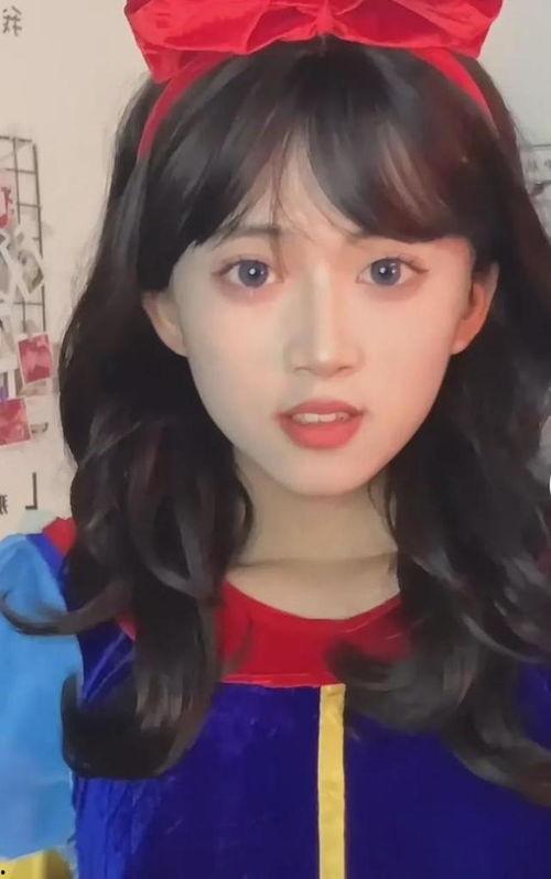 女扮男网红图片,真实身份与网络形象的碰撞  第3张